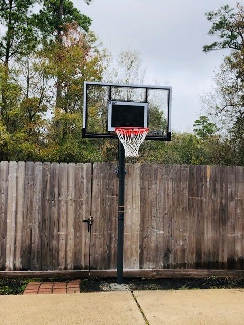 Lifetime Adjustable Basketball Hoop (54-Inch Polycarbonate) customer photo 1