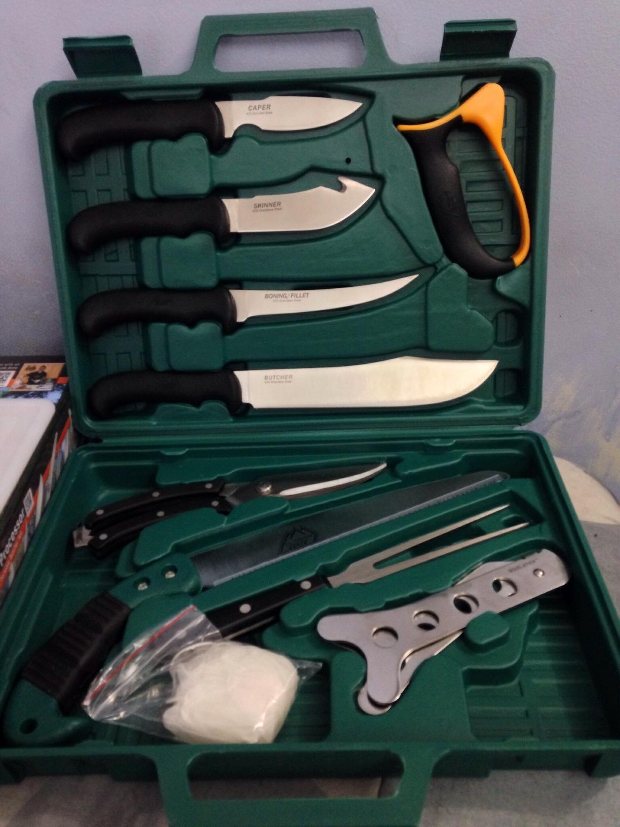 Outdoor Edge Game Processor, PR-1, Complete 12-Piece Hunting Knife Kit for Processing Big Game, Full Tang 420J2 Stainless Razor Sharp Blades, TPR Non-Slip Handles, Sturdy Hide-Side Storage Case customer photo 1