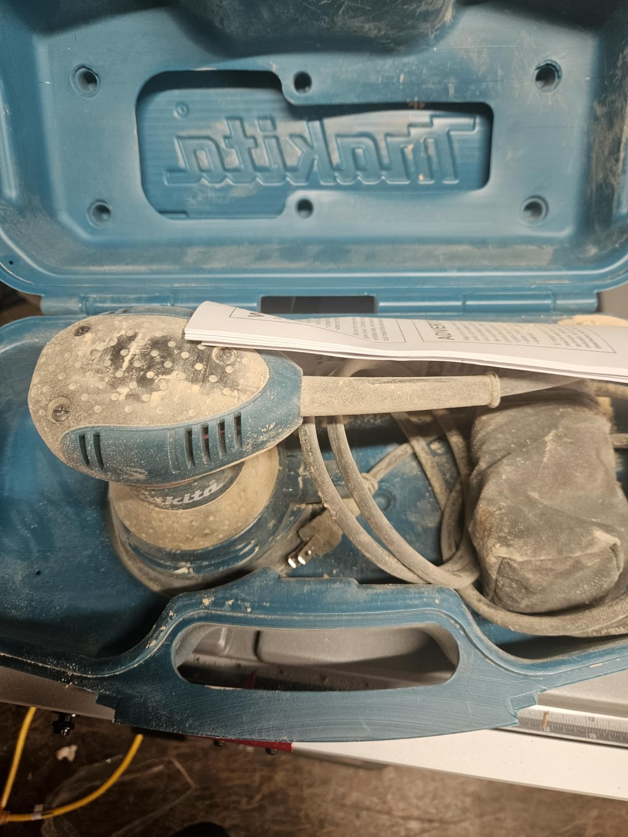 Makita BO5030K 5