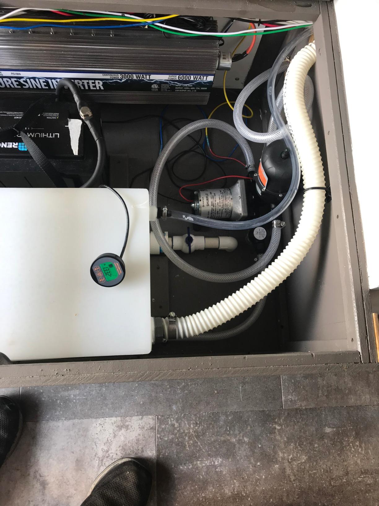 PENTAIR SHURFLO Revolution 4008-101-E65 RV Fresh Water Pump 12V 3.0 GPM 55 PSI Quiet Automatic Demand Diaphragm By-Pass Pump customer photo 1