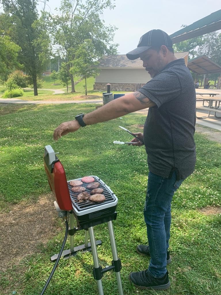 Cuisinart Gas Grill w/VersaStand, Petite Gourmet, Portable, 5,500 BTU customer photo 1