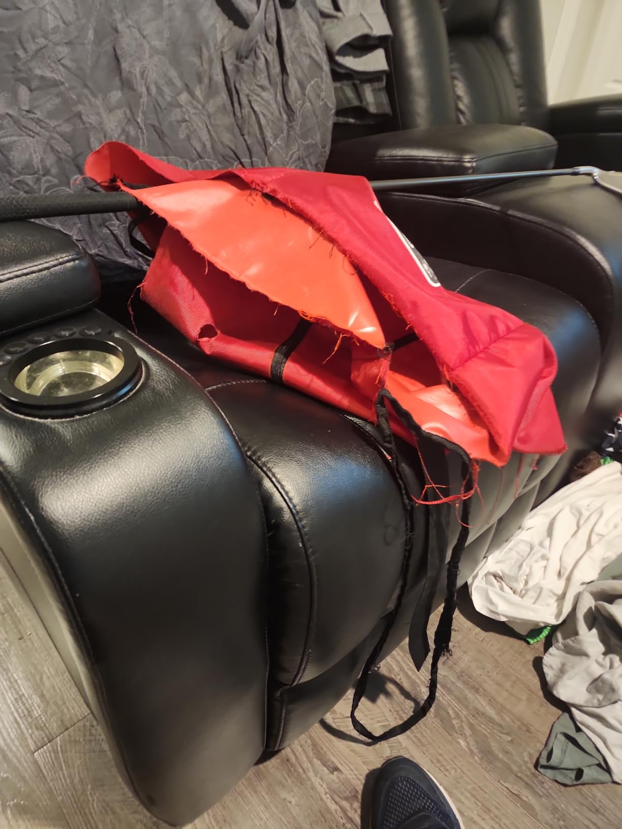 Impact Bag for Golf Training - Impact Cube with Ballistic Nylon, Reinforced Seams & 4 Angled Sides for Wedges, Irons & Drivers - Built to Take a Beating & Deliver Consistent Feedback customer photo 1