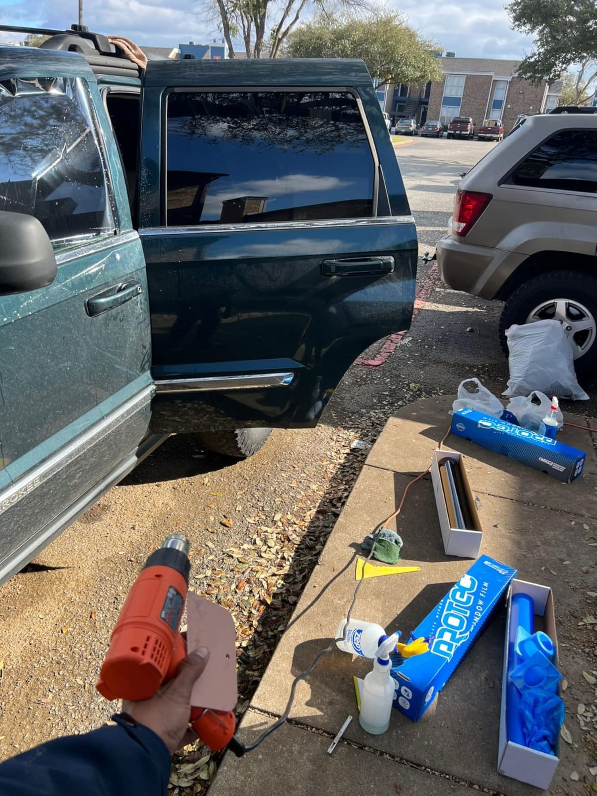 BLACK+DECKER Heat Gun for Crafts, Corded, Dual Heat Settings up to 1000 Degrees, 1350 Watt (HG1300) customer photo 2