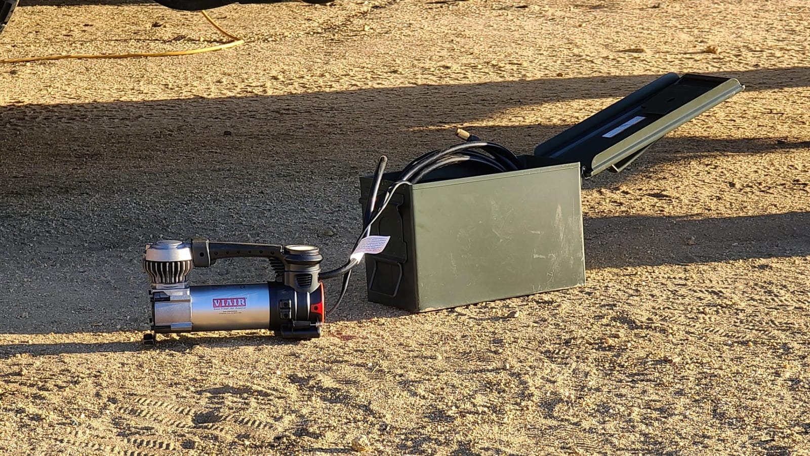 VIAIR 88P Portable Compressor Kit with Alligator Clamps, Tire Inflator, 12V, 120 PSI, for Up to 33 Inch Tires customer photo 1