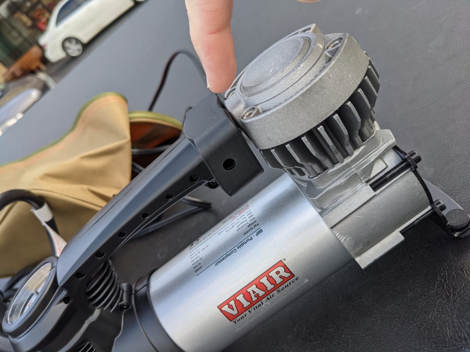 VIAIR 88P Portable Compressor Kit with Alligator Clamps, Tire Inflator, 12V, 120 PSI, for Up to 33 Inch Tires customer photo 2