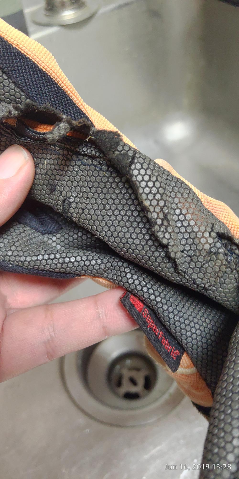 Lindy Fish Handling Glove Puncture-Proof and Cut Resistant Fish-Grabbing Glove customer photo 2