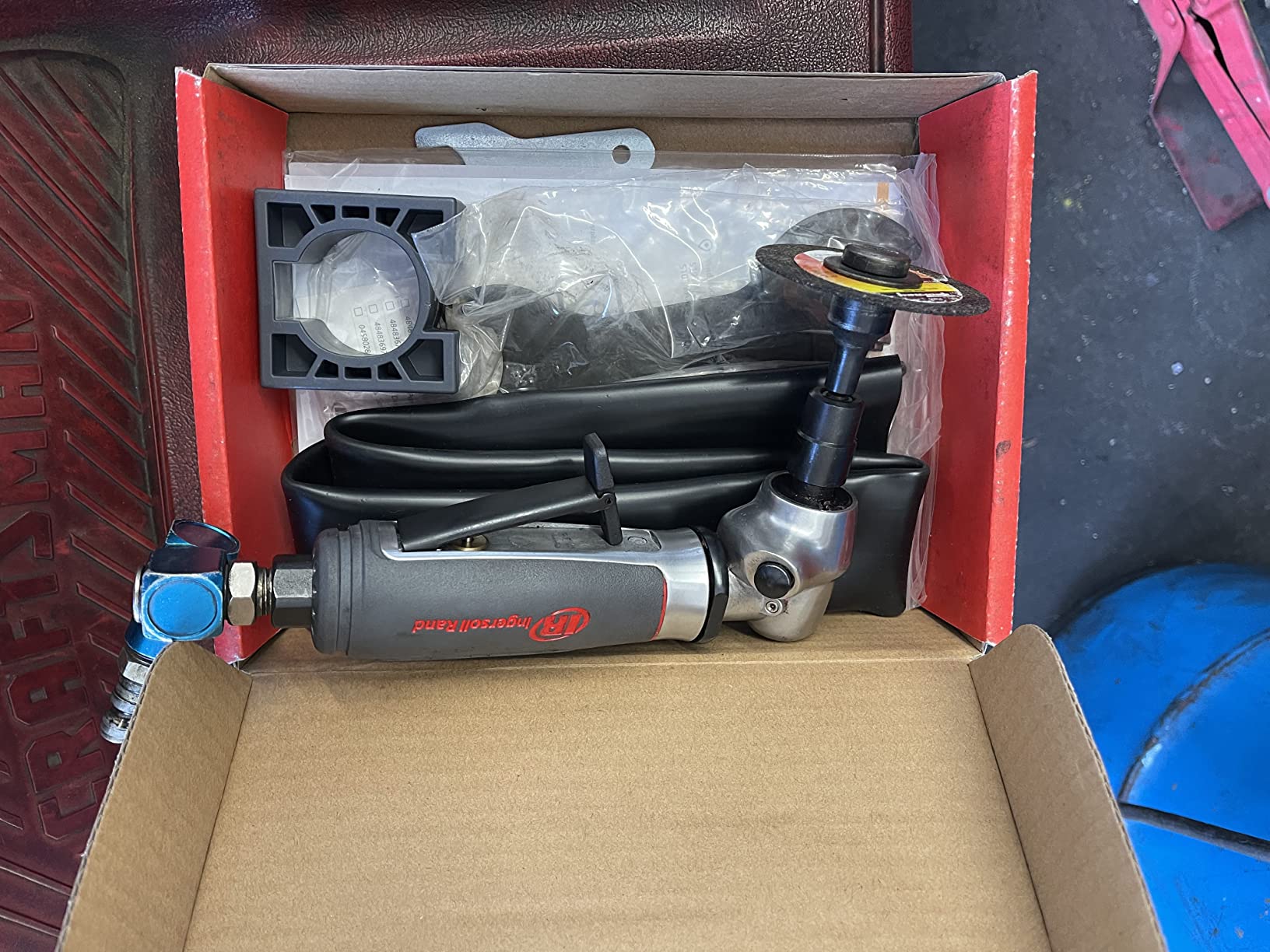 Ingersoll Rand 5102MAX Air Die Grinder - Right Angle, Ergonomic Grip, 0.4 HP and 20,000 RPM Motor, Lightweight Tool, Spindle Lock, Grey customer photo 1