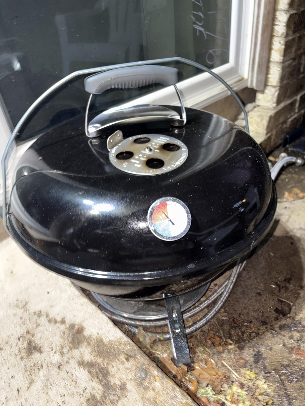 Weber Jumbo Joe Charcoal Grill, 18-Inch, Black | Lightweight, Portable Kettle BBQ Grill with Tuck-N-Carry Lid Lock customer photo 2