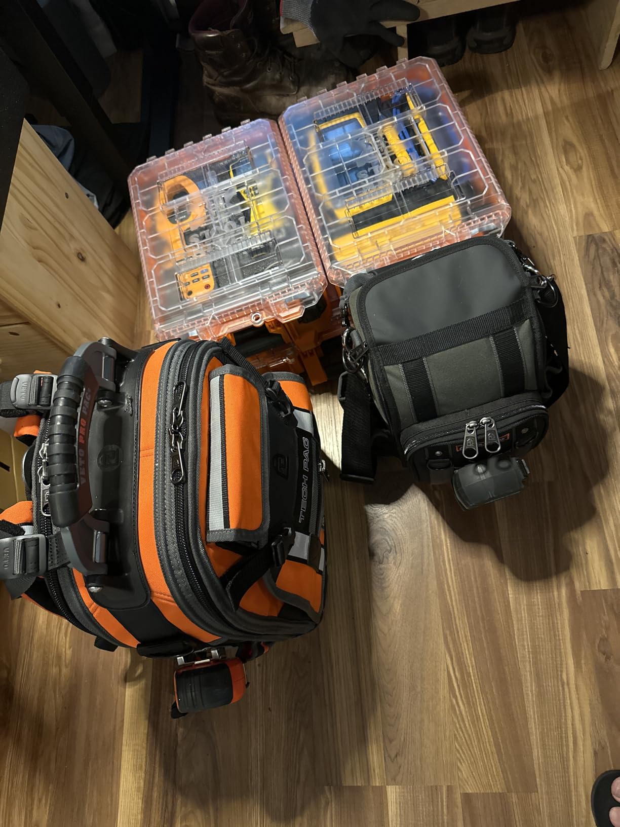 Veto Pro Pac Tech Pac Tool Backpack - Heavy-Duty Weatherproof Tool Bag with 46 Pockets, Waterproof Molded Base & Ergonomic Padded Straps & EVA Back Padding for Technicians and Contractors customer photo 1