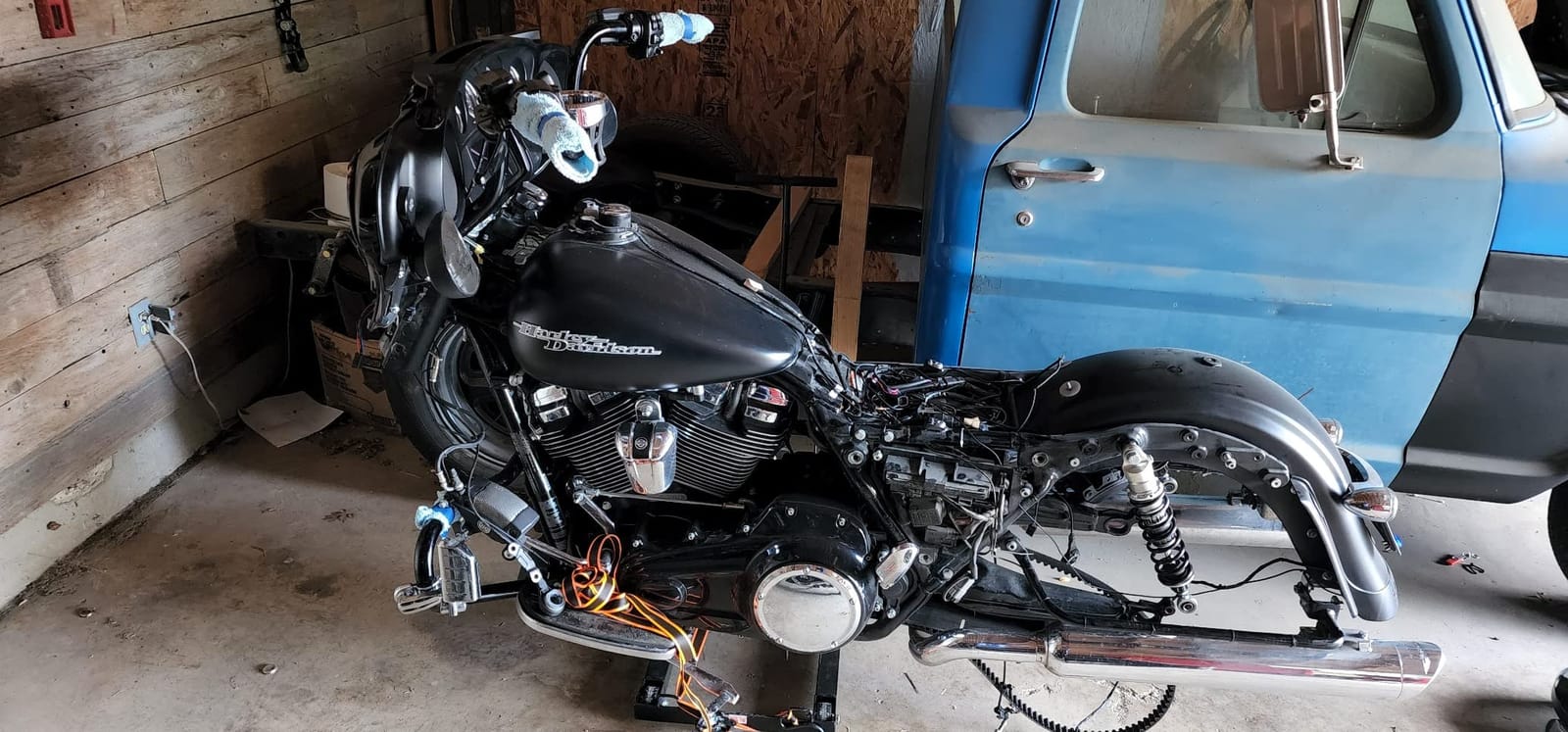 Black Widow Motorcycle or ATV Lift Jack Stand Hydraulic, Steel, 1,500 lb, Foot pedal operation or air compressor customer photo 1