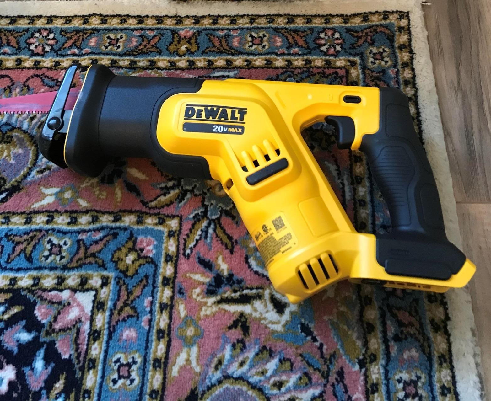 DEWALT 20V MAX Cordless Reciprocating Saw, Compact, Variable Speed, LED Light, Bare Tool Only (DCS387B) customer photo 1