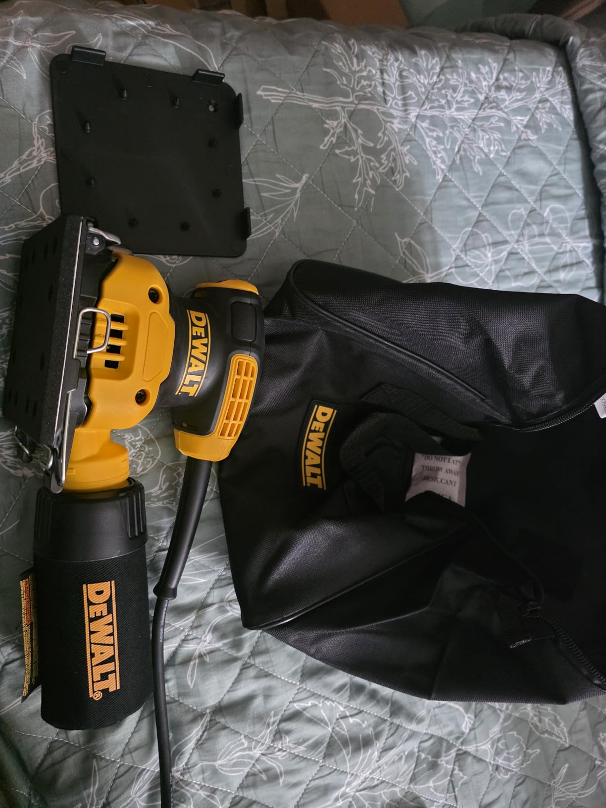 DEWALT Palm Sander, 1/4 Sheet, 14,000 OPM (DWE6411K) customer photo 2