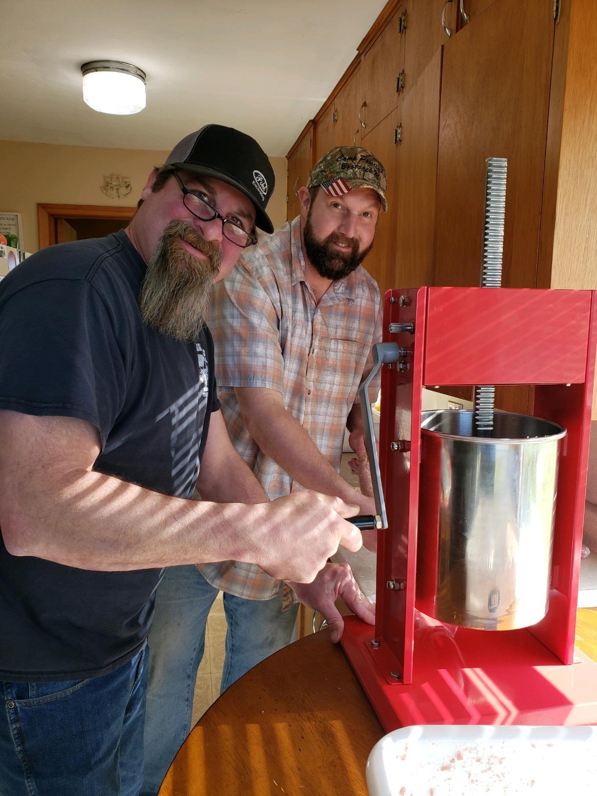 Hakka 15 Pound Sausage Stuffer 2 Speed Stainless Steel Vertical Sausage Maker customer photo 1