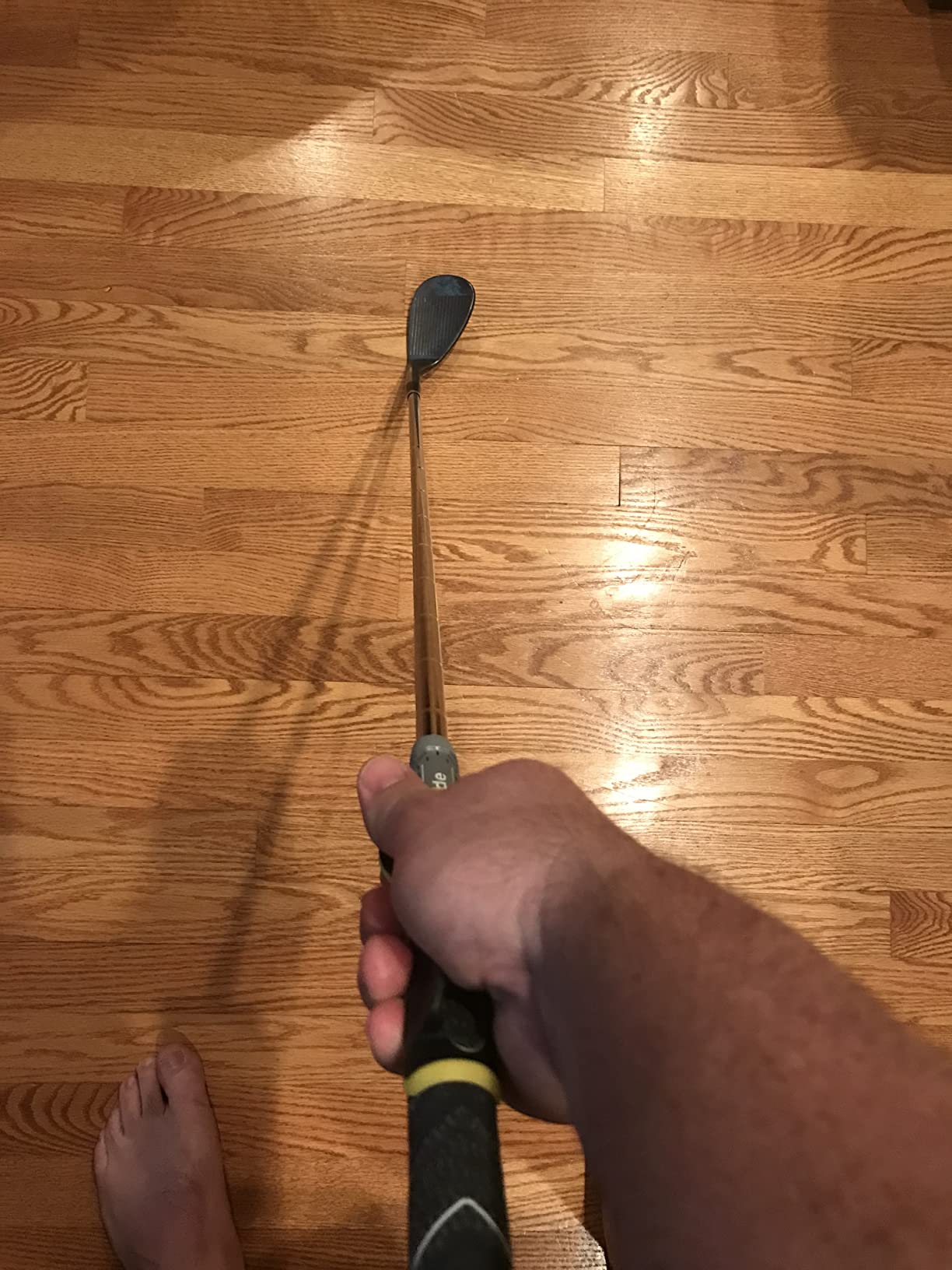 SKLZ Golf Grip Trainer, Club Attachment for Correct Hand Positioning and Muscle Memory, Fits Standard Grips from Driver to Wedge, Right-Handed, Compact Training Aid for Practice and Pre-Round Warm-Up customer photo 2