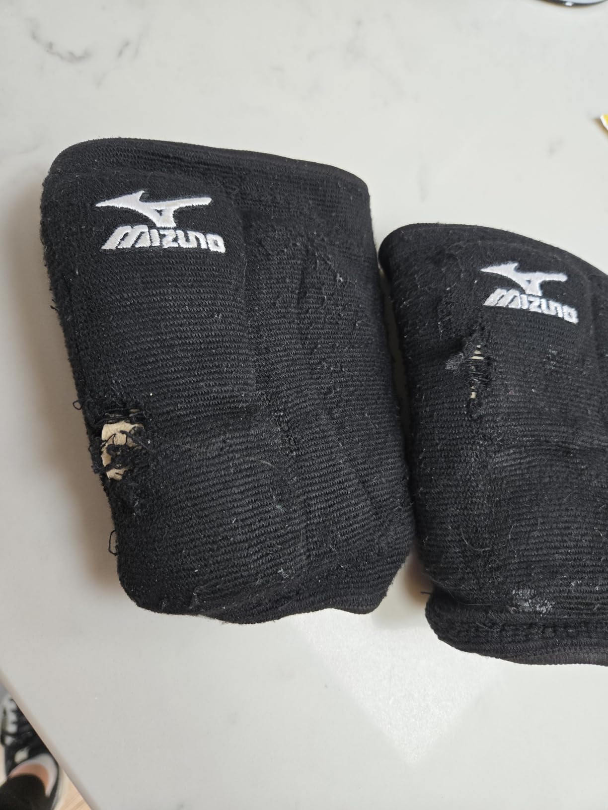 Mizuno Elite 9 SL2 Volleyball Kneepad, Black, Large customer photo 2