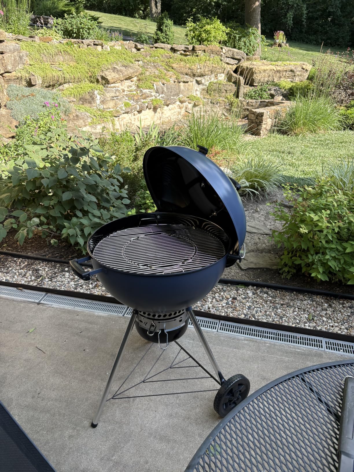 Weber Master-Touch Charcoal Grill, 22-Inch, Smoke customer photo 2