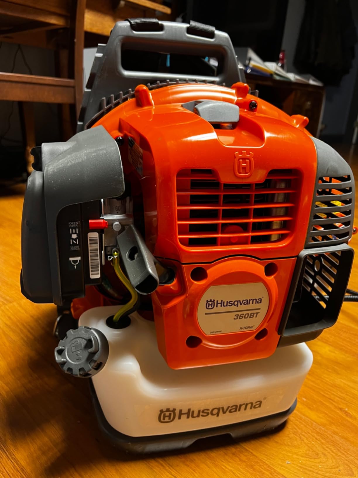 Husqvarna 360BT Gas Leaf Blower, 65.6-cc 3.81-HP 2-Cycle Backpack Leaf Blower with 890-CFM, 232-MPH, 30-N Powerful Clearing Performance and Load-Reducing Harness, Gifts for Men customer photo 2