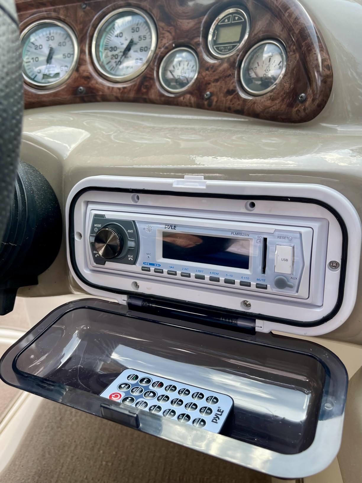 Pyle Marine Bluetooth Stereo Radio - 12v Single DIN Style Boat In dash Radio Receiver System with Built-in Mic, Digital LCD, RCA, MP3, USB, AM FM Radio - Remote Control - PLMRB29B (Black) customer photo 2