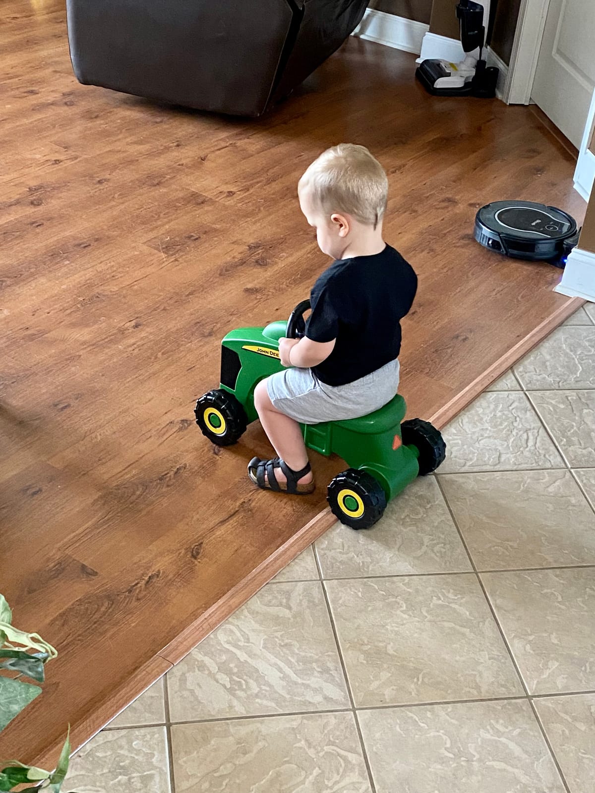 John Deere Ride On Toys Sit 'N Scoot Activity Tractor for Kids Ages 18 Months and Up, Green | Foot-to-Floor Ride On Toy, Officially Licensed John Deere Toy, Indoor/Outdoor Push Tractor, Ages 18 Months and Up customer photo 2