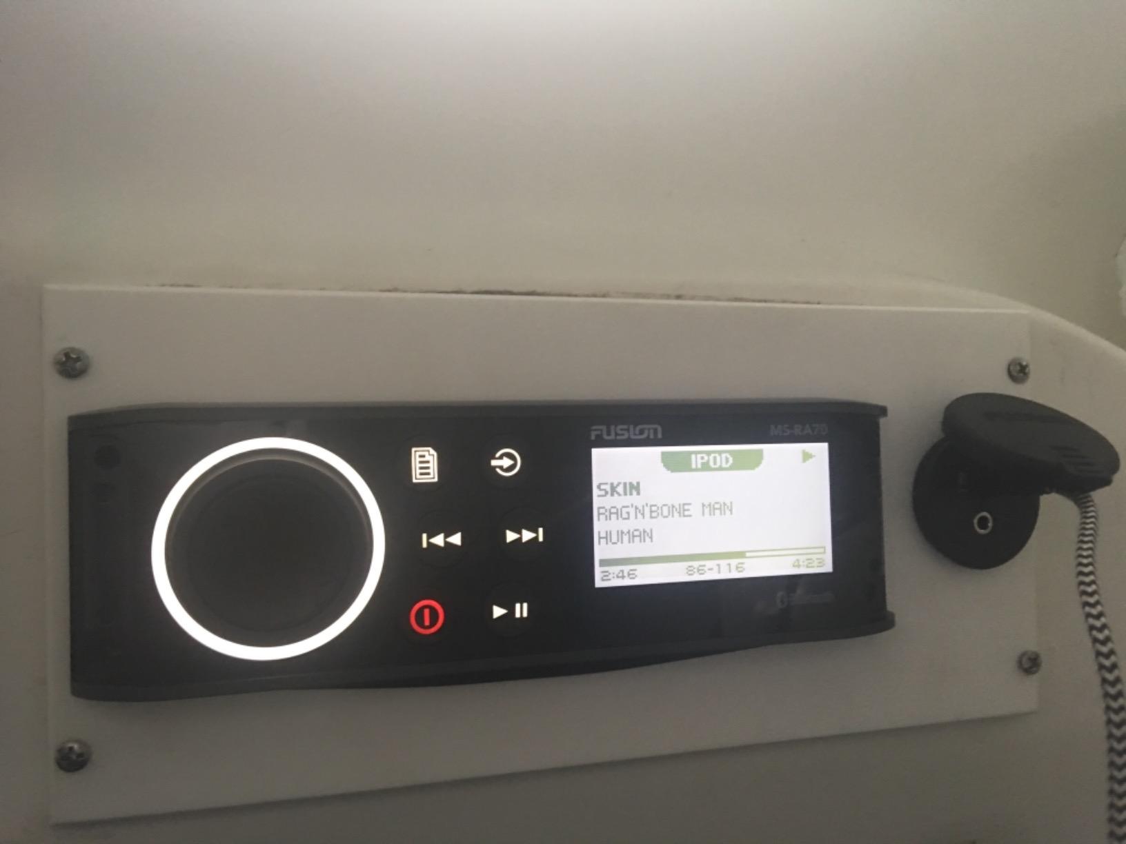 Fusion MS-RA70 Stereo with 4x50W AM/FM/Bluetooth 2-Zone USB Wireless Control for Fusion Link App customer photo 1