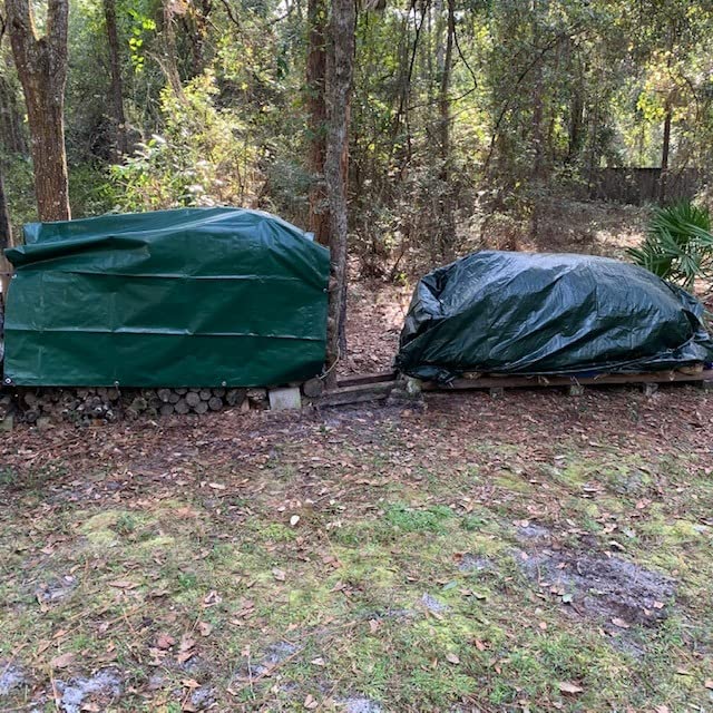 Amazon Basics Waterproof Multipurpose Camping Tarp with Reinforced Corners and Edges, 9.5 x 11.3 Feet, Dark Green customer photo 2