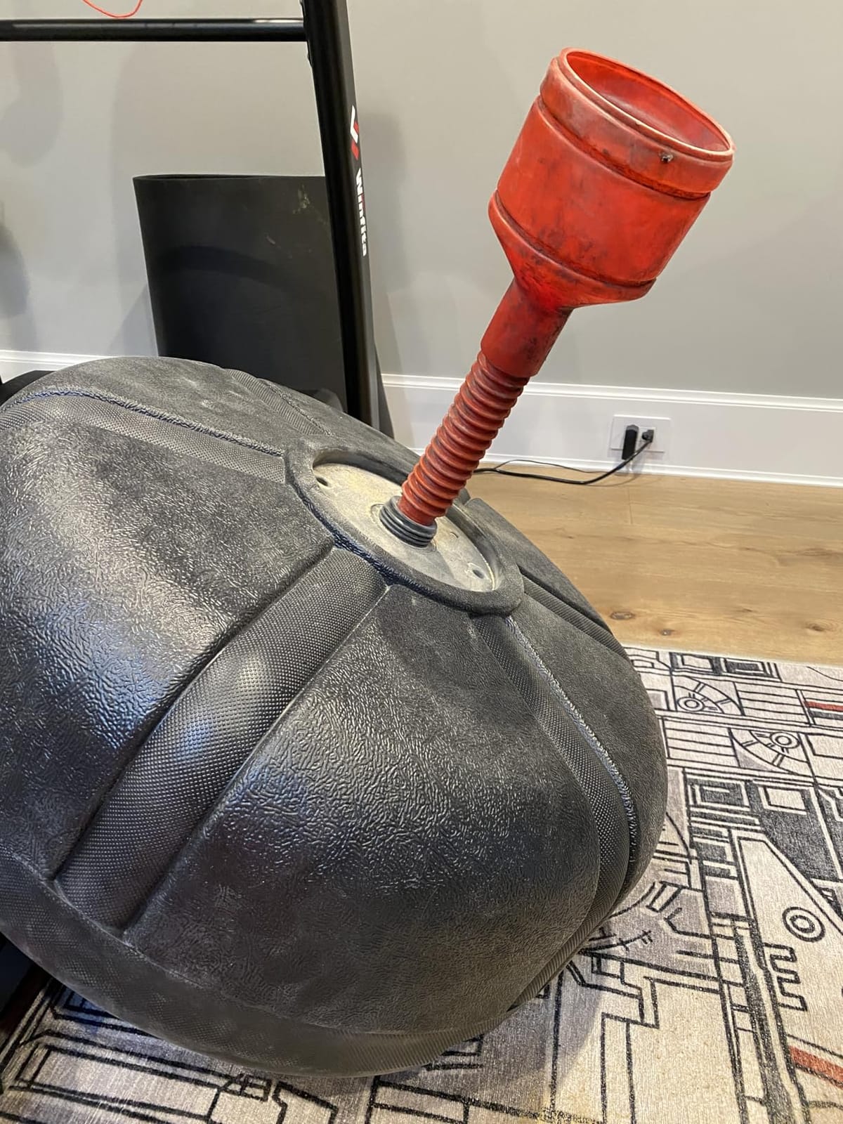Everlast Freestanding Adjustable Punching Bag for Adults | Heavy Boxing Bag with Stand | Free Standing Punching Bag for Boxing, Muay Thai, MMA, Home Gym Training customer photo 1