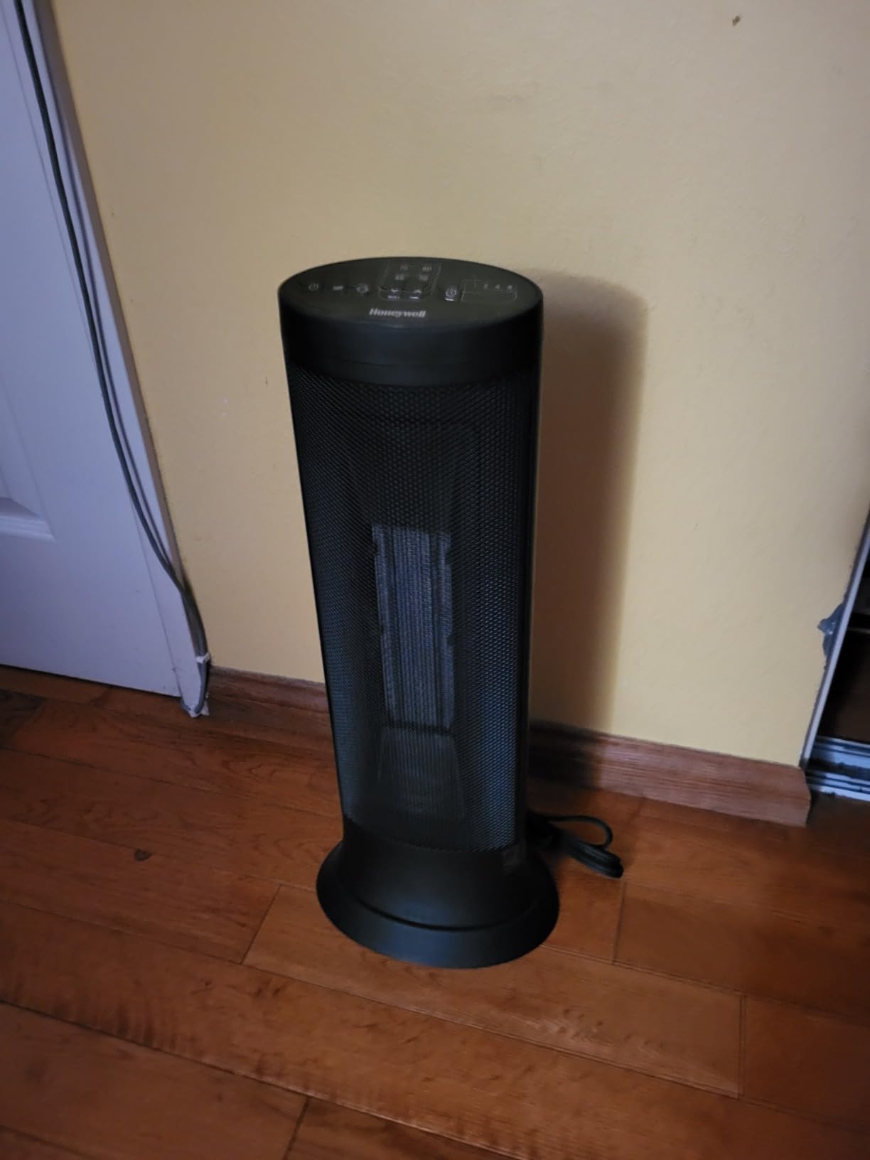 Honeywell Slim Ceramic Tower Heater, Large Room, Black | Digital Controls, Oscillation, Programmable Thermostat, 1500W customer photo 2