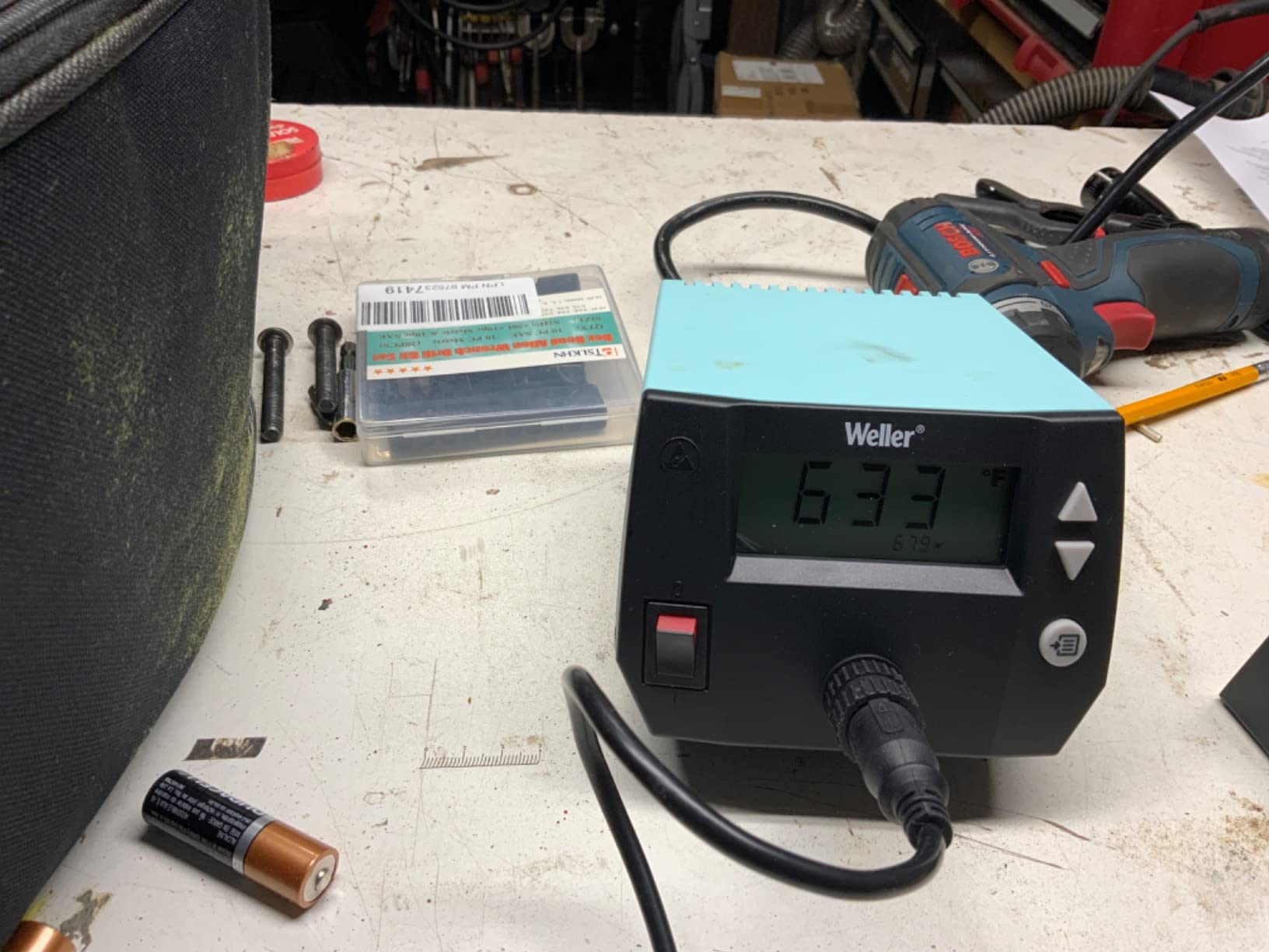 Weller 70 Watt Digital Soldering Station | WE1010NA | Ergonomic handle, ESD safe station, iron and heat-resistant silicon cable, Password-protected to preserve settings customer photo 1