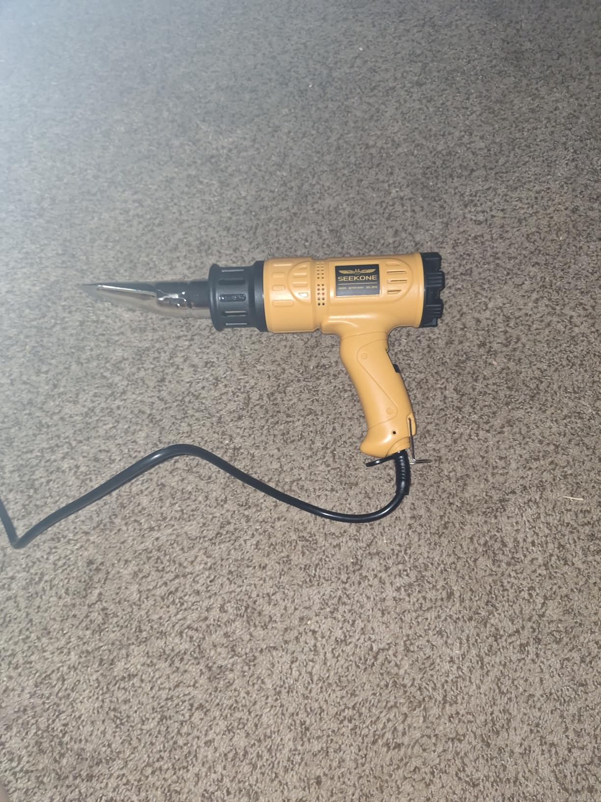 SEEKONE 1800W Heat Gun Variable Temp 122℉-1202℉ for Crafts, Shrink Wrap | Fast Heating 122℉-1202℉, Dual Airflow, Overheat Protection, 4 Nozzles for Shrink Tubing, Paint Removal and 3D Printing customer photo 2