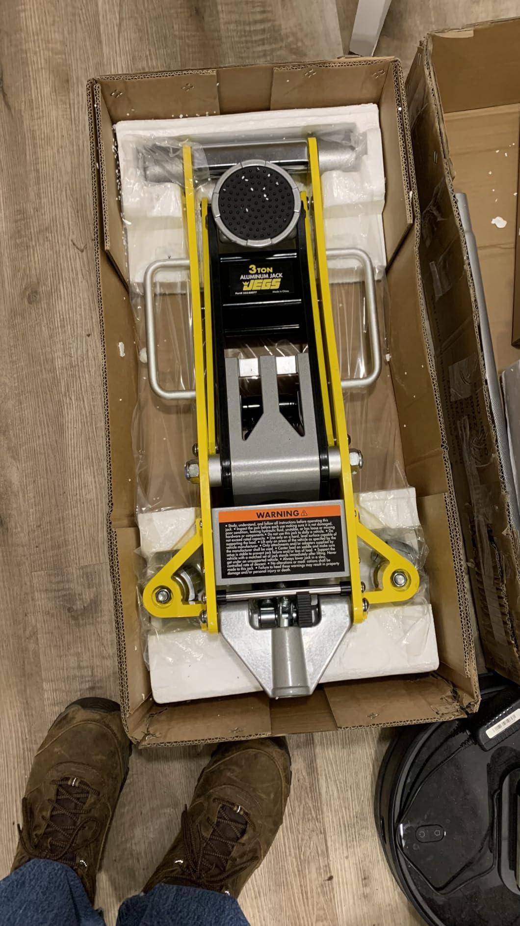 3-Ton Aluminum Floor Jack [6,000 lbs. Capacity] | 3-Ton, Low-Profile: Lifting Capacity: 6000 lbs, 4 9/16 in. Diameter Lifting Pad customer photo 2