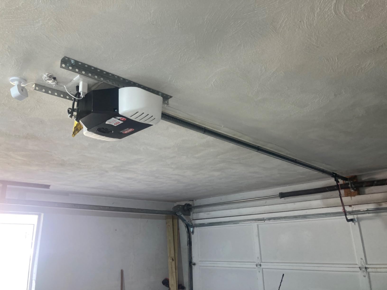 Genie Chain Drive 750 3/4 HPc Garage Door Opener w/Battery Backup - Heavy Duty - Model 7035-TKV customer photo 1