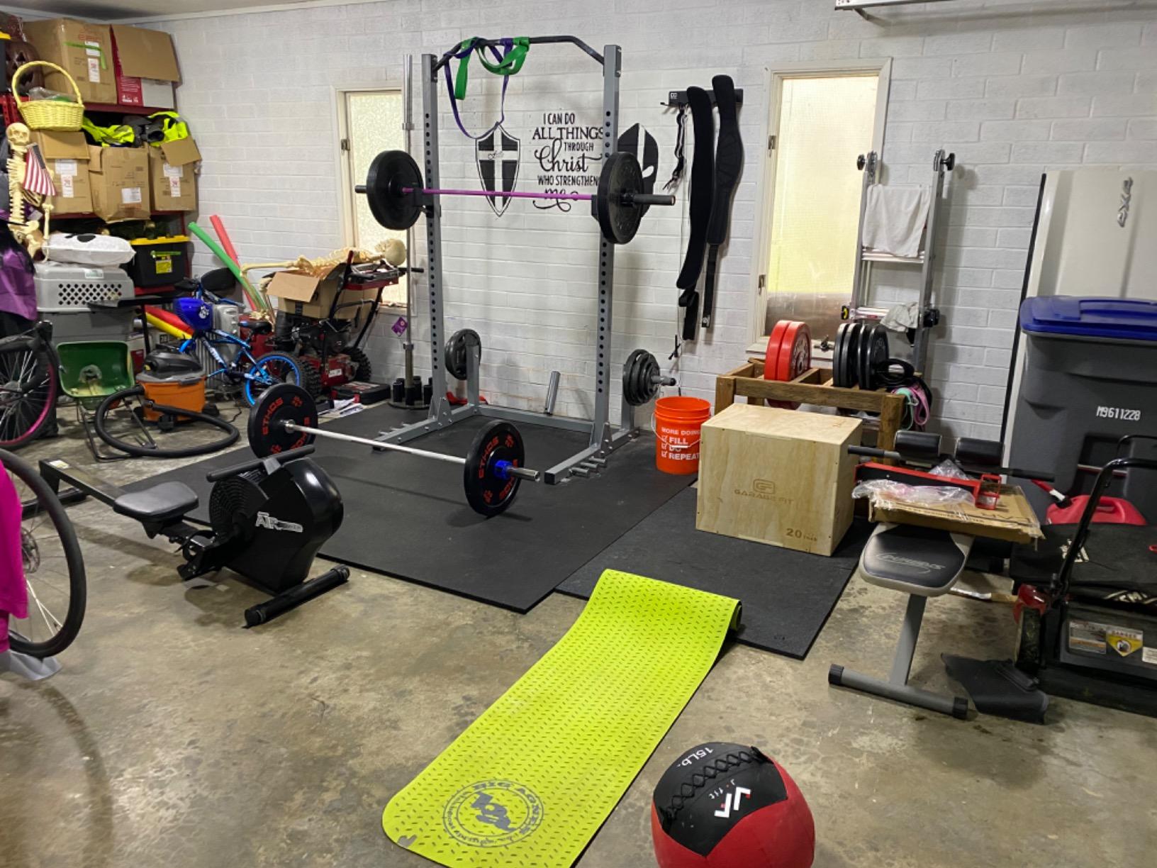 Synergee Games 15kg and 20kg Colored Ceramic Coated Barbells. Rated 1500lbs for Weightlifting and Powerlifting. Black, Red, Grey, Pink customer photo 1