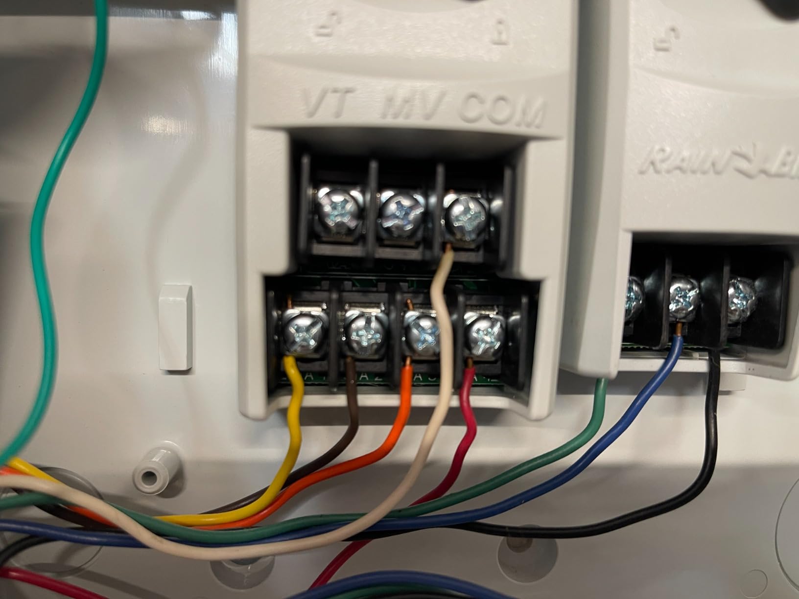 Rachio 3: 8 Zone Smart Sprinkler Controller (Simple Automated Scheduling + Local Weather Intelligence. Save Water w/ Rain, Freeze & Wind Skip), App Enabled, Works w/ Alexa, Fast & Easy Install customer photo 2