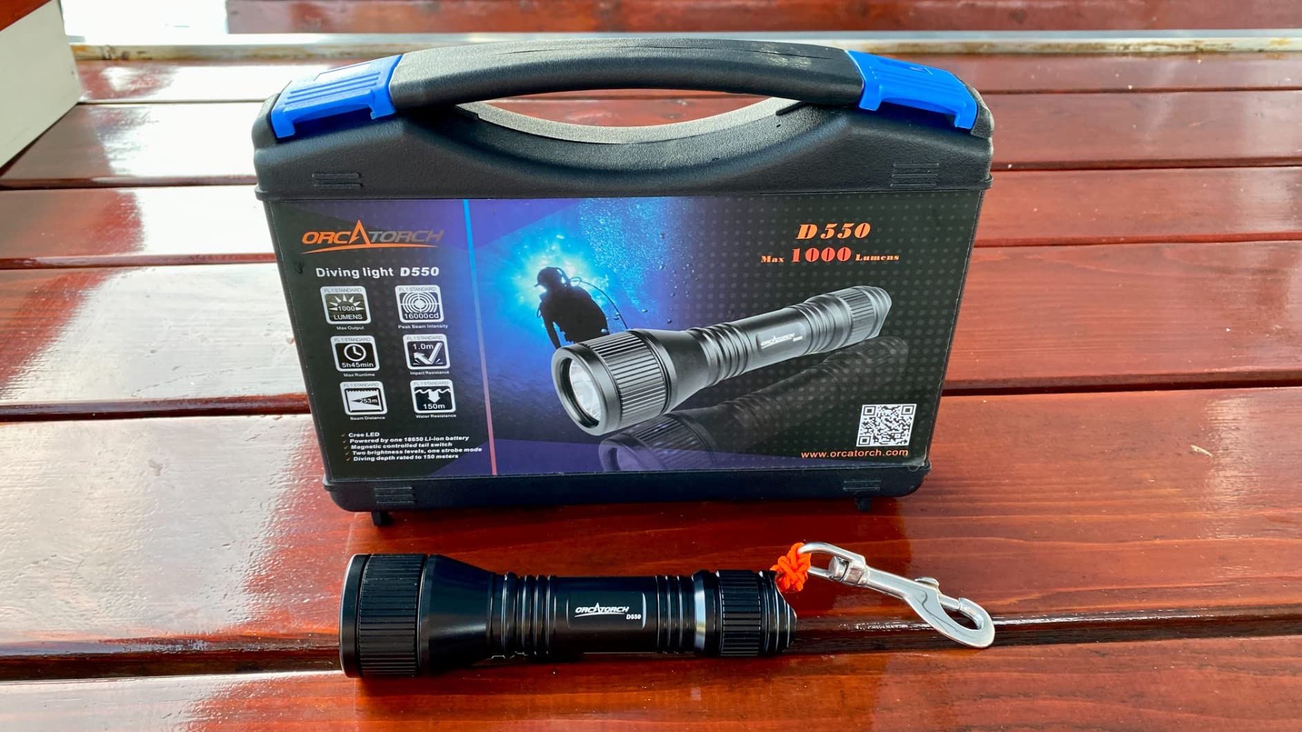 ORCATORCH D550 Dive Light with Hands-Free Wrist Mount | 1000 Lumens, 3 Modes (High/Low/Strobe), 8° Narrow Beam, Magnetic Tail Switch, IP68 Waterproof, for Night & Cave Diving customer photo 2