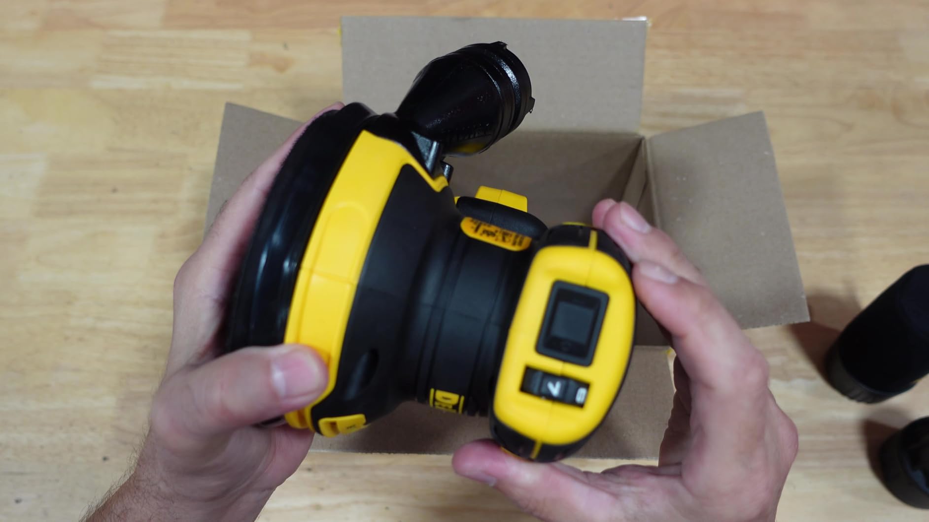 DEWALT 20V MAX Orbital Sander, Tool Only (DCW210B) | Brushless motor, dust collection customer photo 2