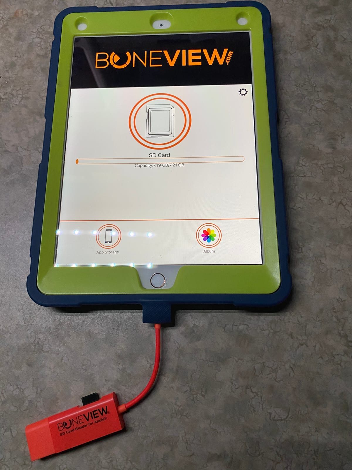 BoneView Trail Camera Viewer for iPhone 15 & Later - USB-C SD Reader customer photo 2