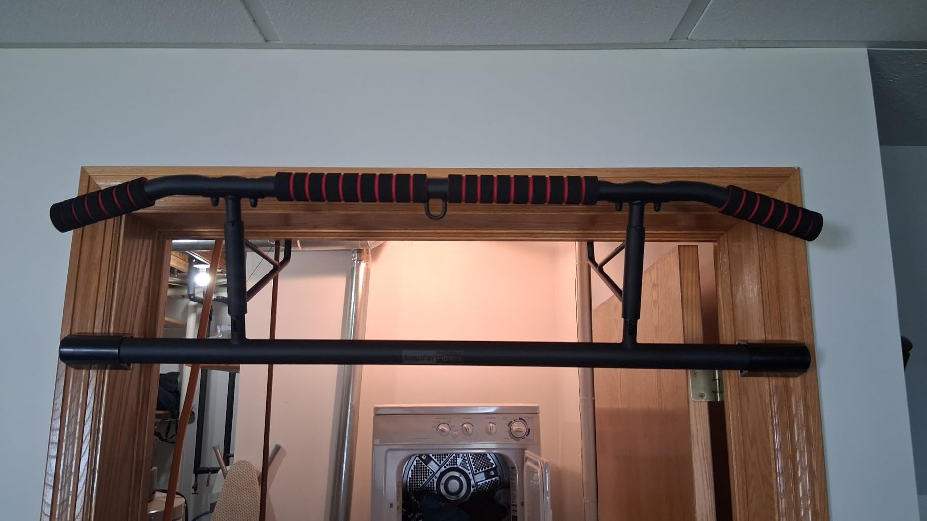 AmazeFan Pull Up Bar Doorway with Ergonomic Grip - Fitness Chin-Up Frame for Home Gym Exercise - Multi-Angle Grip - 2024 Upgrade Smart Hook (Fits Almost All Doors) customer photo 2