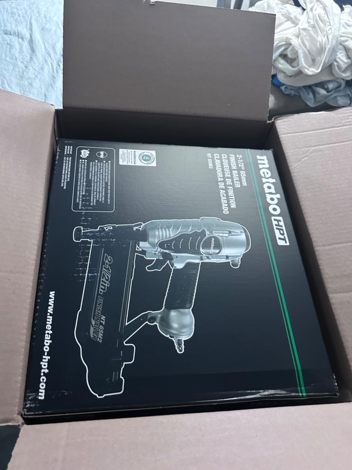 Metabo HPT Finish Nailer with Air Duster, Pro-Preferred Pneumatic Power Nailers, Ideal for Molding, Chair Rail, and Cabinetry, Lightweight 3.7 lbs, 16 Gauge, 1
