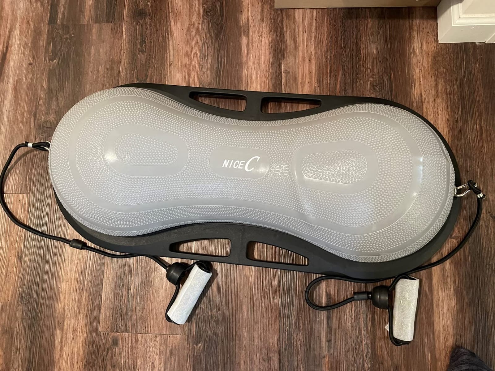 Nice C Balance Ball, Half Ball, Balance Ball, Exercise Workout Trainer, with Resistant Band, Strength Fitness Yoga with Bonus Foot Pump customer photo 1