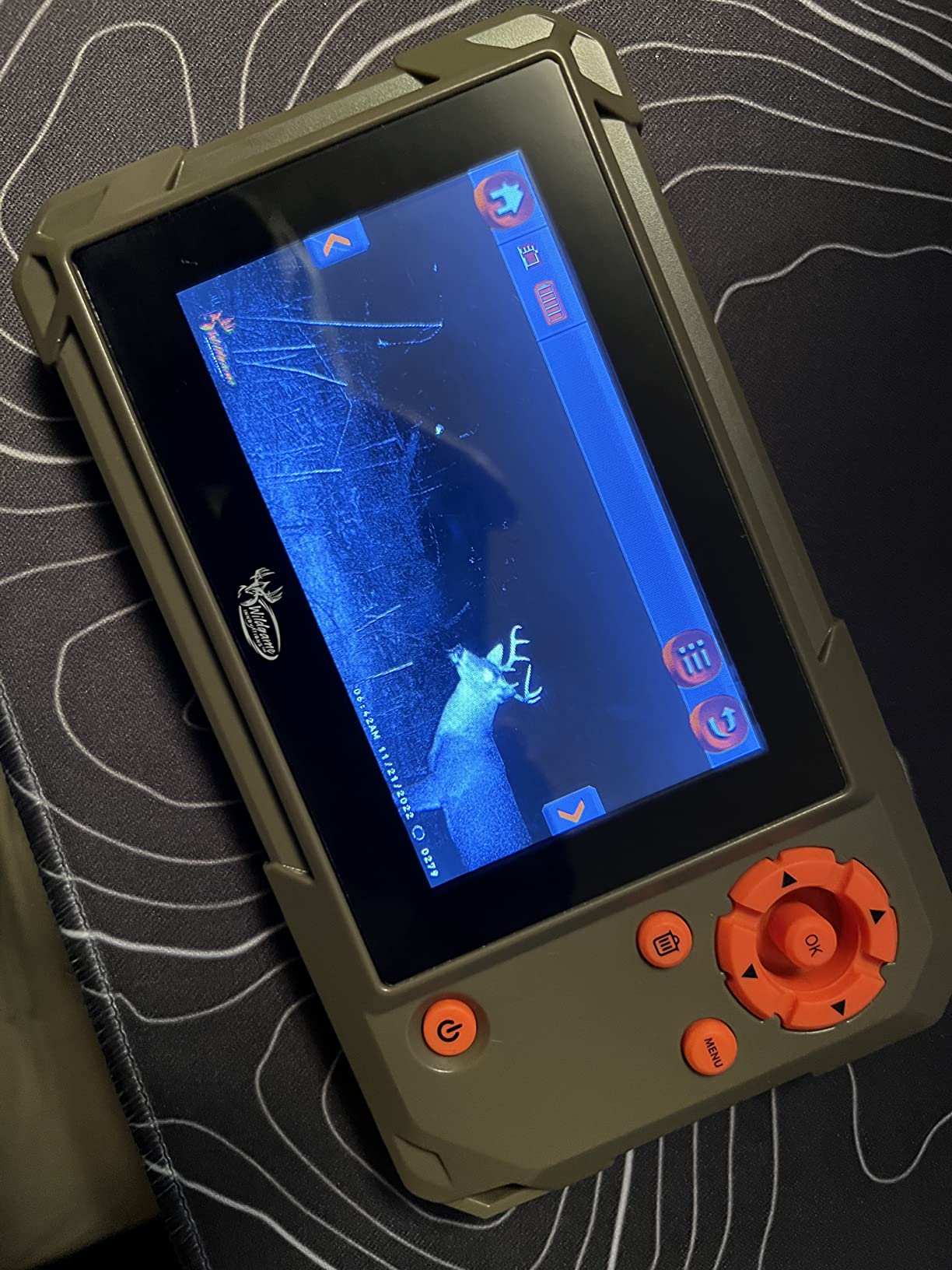 WILDGAME INNOVATIONS Trail Pad Tablet VU70 Dual SD Card Viewer for Hunting & Wildlife Observation Durable Weather-Resistant Memory Card Reader with 7
