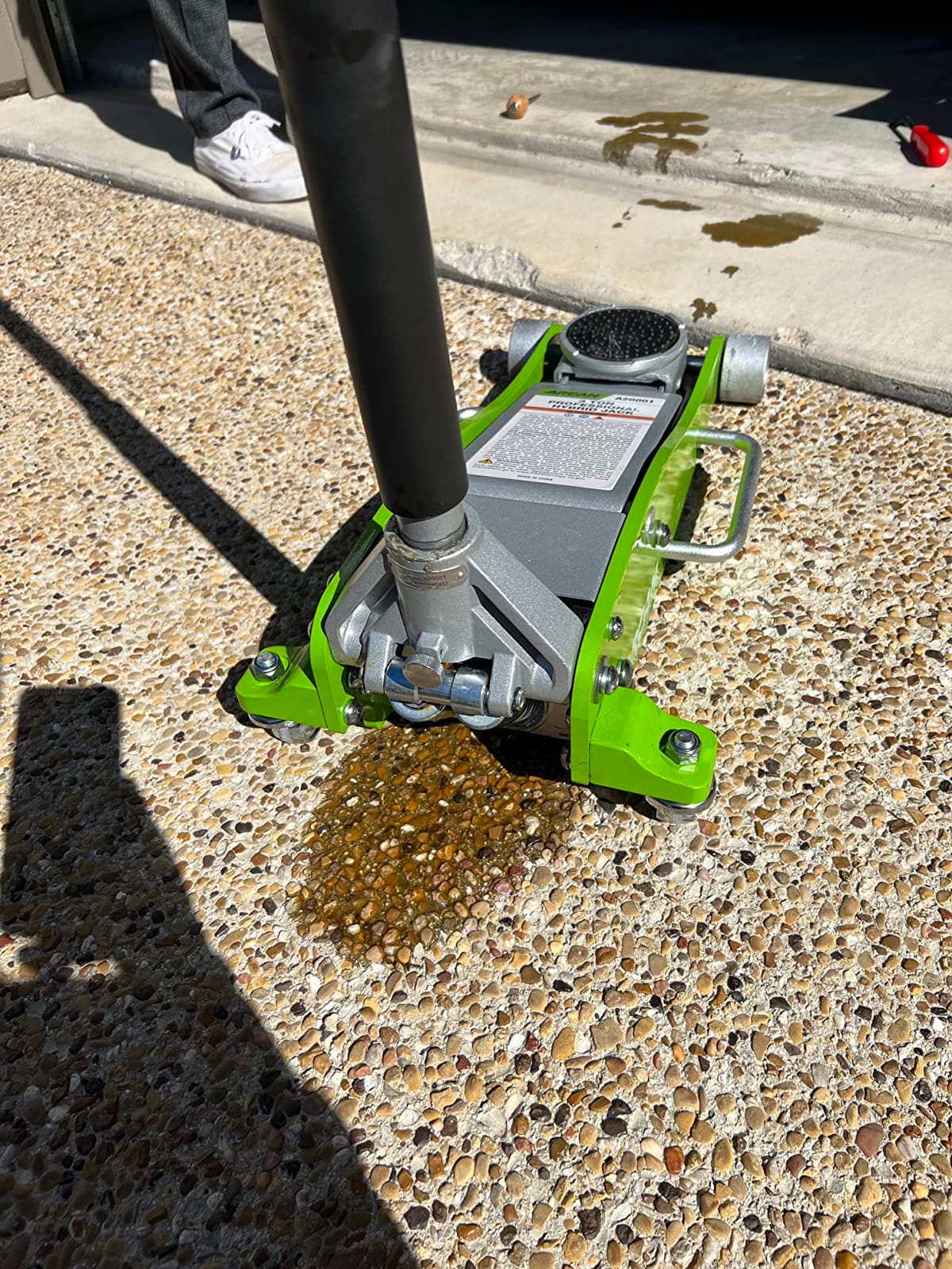 ARCAN 3-Ton Hybrid Aluminum and Steel Low Profile Floor Jack, Model A20004 customer photo 2