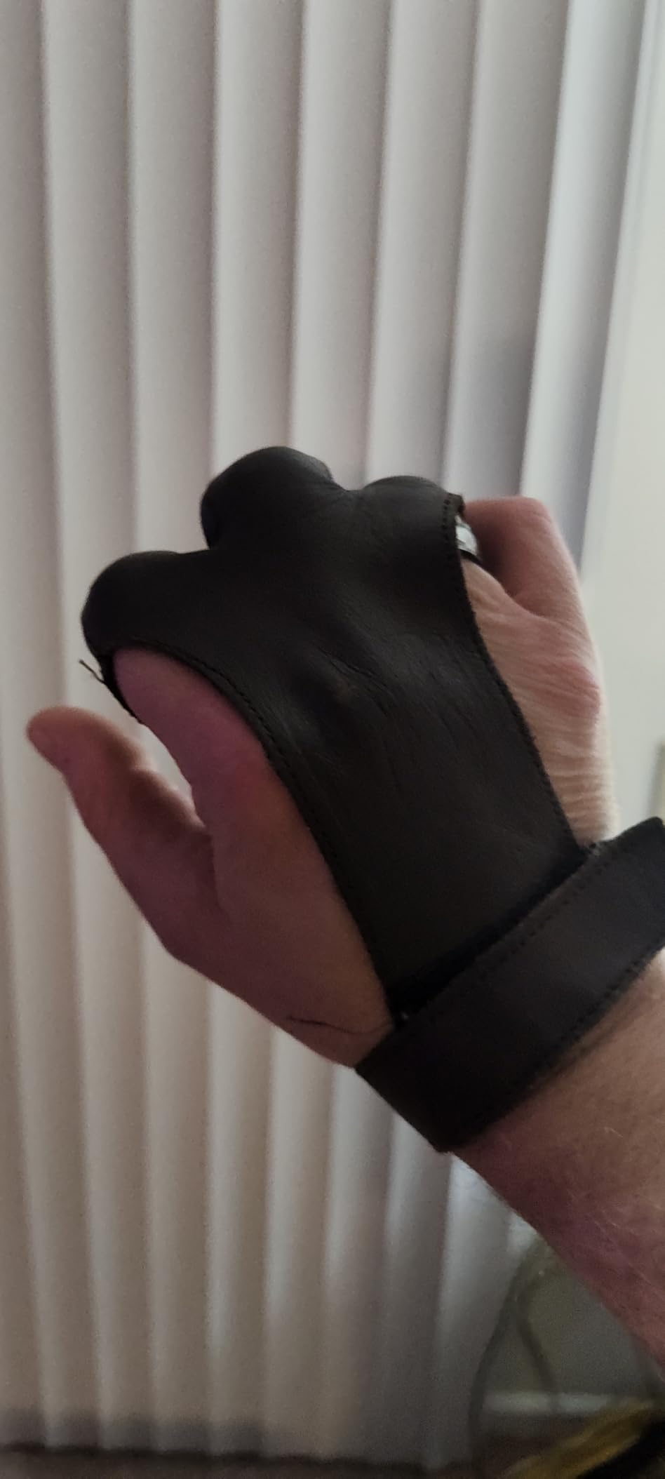 Bear Archery Leather 3 Finger Traditional Archery Shooting Glove, Medium, Black (ASG101M) customer photo 1