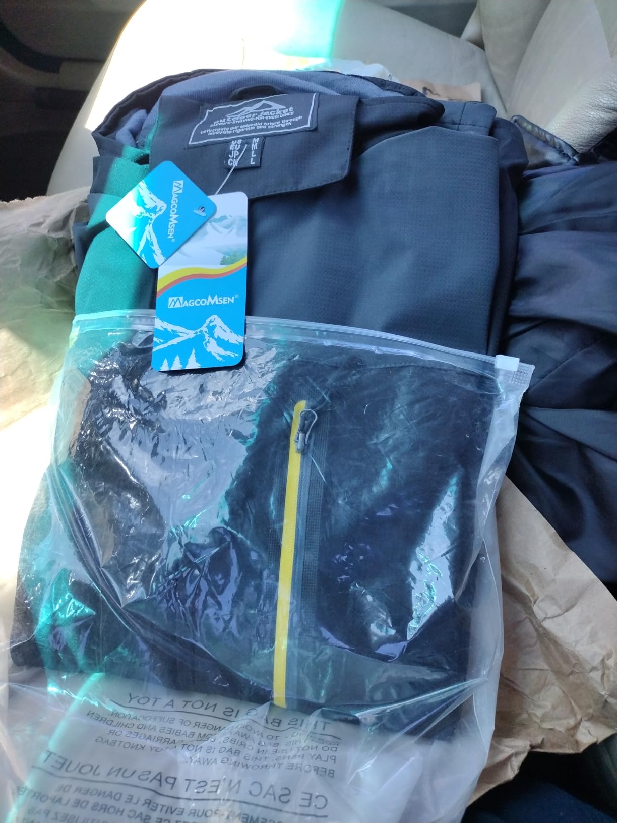 MAGCOMSEN Men's Rain Jacket Lightweight Windbreaker Fishing Raincoat | Water Resistant, Windproof, 5000mm Waterproof, Detachable Hood, 5 Pockets, Mesh Lining, Hiking, Camping, Outdoor, Rain Coat customer photo 1