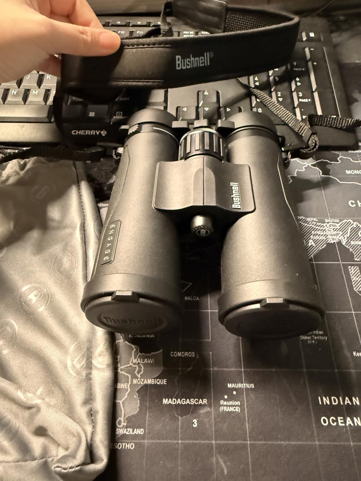 Bushnell Engage X 10-42mm Binoculars, IPX7 Waterproof and Lightweight Binoculars for Hunting, Travel, and Camping customer photo 1