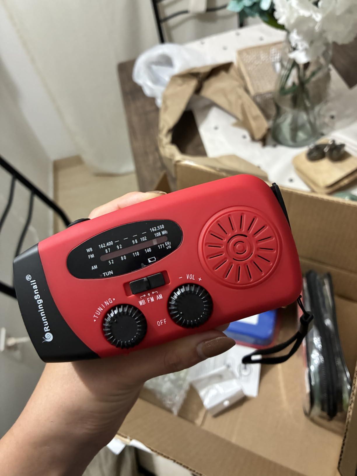 Emergency Radio with Flashlight & Reading Lamp, NOAA/AM/FM Weather Radio | Hand Cranked, Solar Powered, 4000mAh (7400mWh) Emergency Charger, SOS Alarm, Emergency Light, for Power Outage, Emergencies customer photo 1