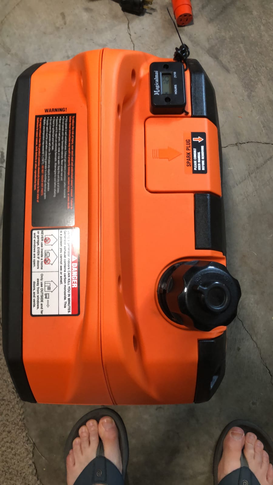 WEN Super Quiet 2350-Watt Portable Inverter Generator with Fuel Shut Off, Gasoline Power, Ultra Lightweight (56235i), Black customer photo 1