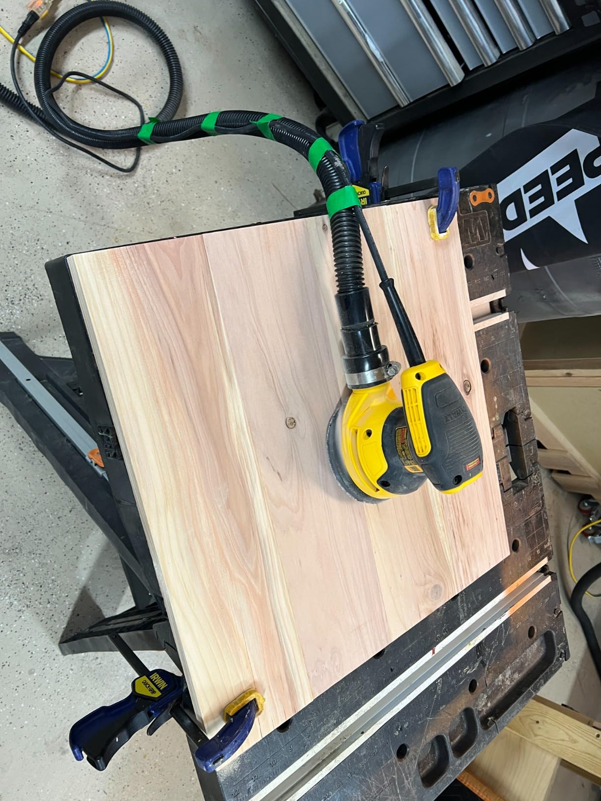 DEWALT Random Orbit Sander, Variable Speed, 5-Inch (DWE6423), Corded Electric customer photo 2