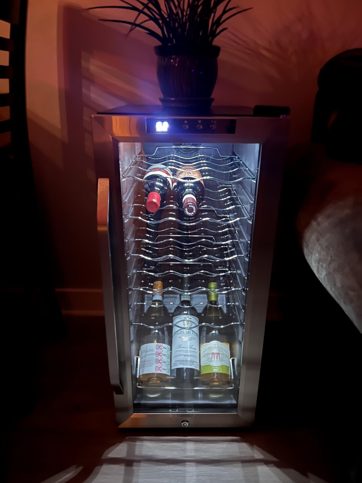 Ivation 18 Bottle Compressor Wine Cooler Refrigerator w/Lock, Large Freestanding Wine Cellar For Red, White, Champagne or Sparkling Wine, 41f-64f Digital Temperature Control Fridge Glass Door Black customer photo 1