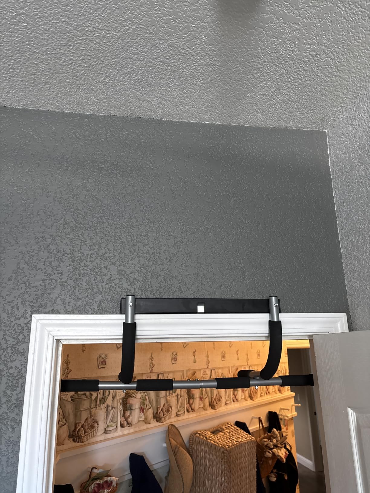 TOPOKO Pull Up Bar for Doorway, Heavy Duty Chin Up Station for Home Gym, Multi-Grip or Adjustable Door Frame Exercise Equipment for Upper Body Strength Training customer photo 1