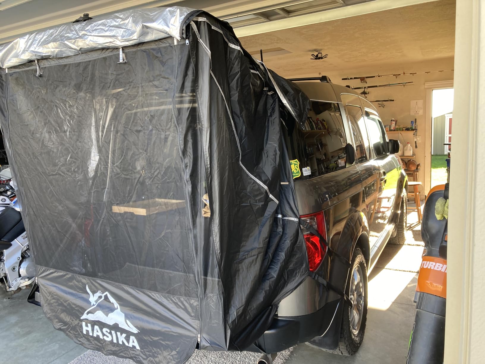 HASIKA SUV Tailgate Tent, 2-Person Car Camping Awning | 3000mm Waterproof & UPF 50+. Fits most SUV and Hatchback. 2-Min Setup Road Trip Essentials for Couples and Pets Black customer photo 2